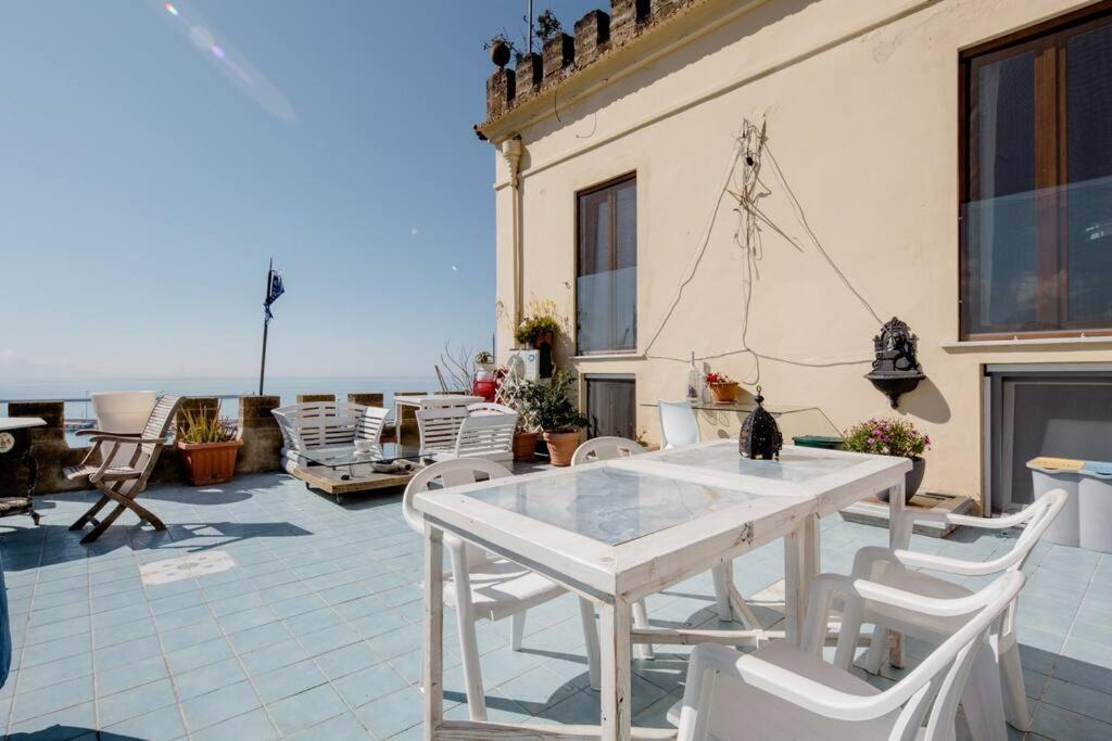 B&B Charming House Salerno Dış mekan fotoğraf